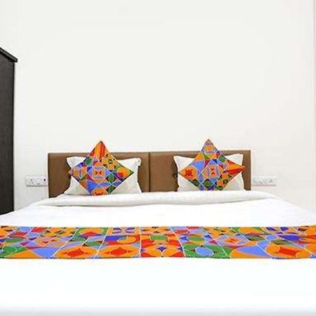 Fabhotel Fortune Residency 印多尔 外观 照片