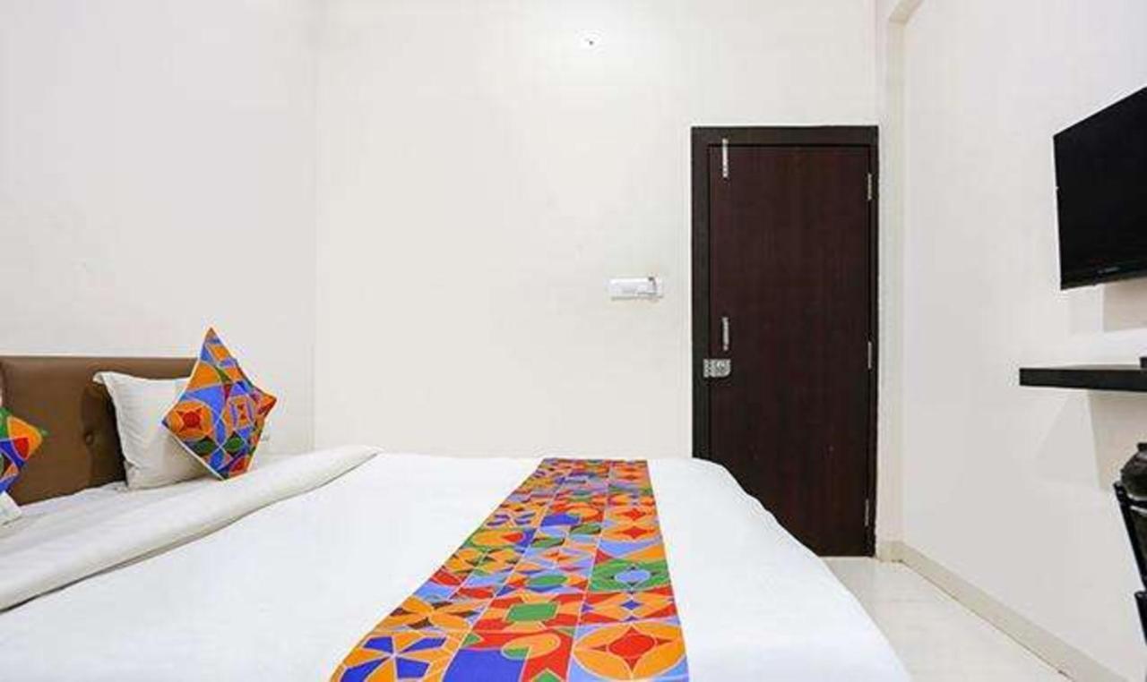 Fabhotel Fortune Residency 印多尔 外观 照片